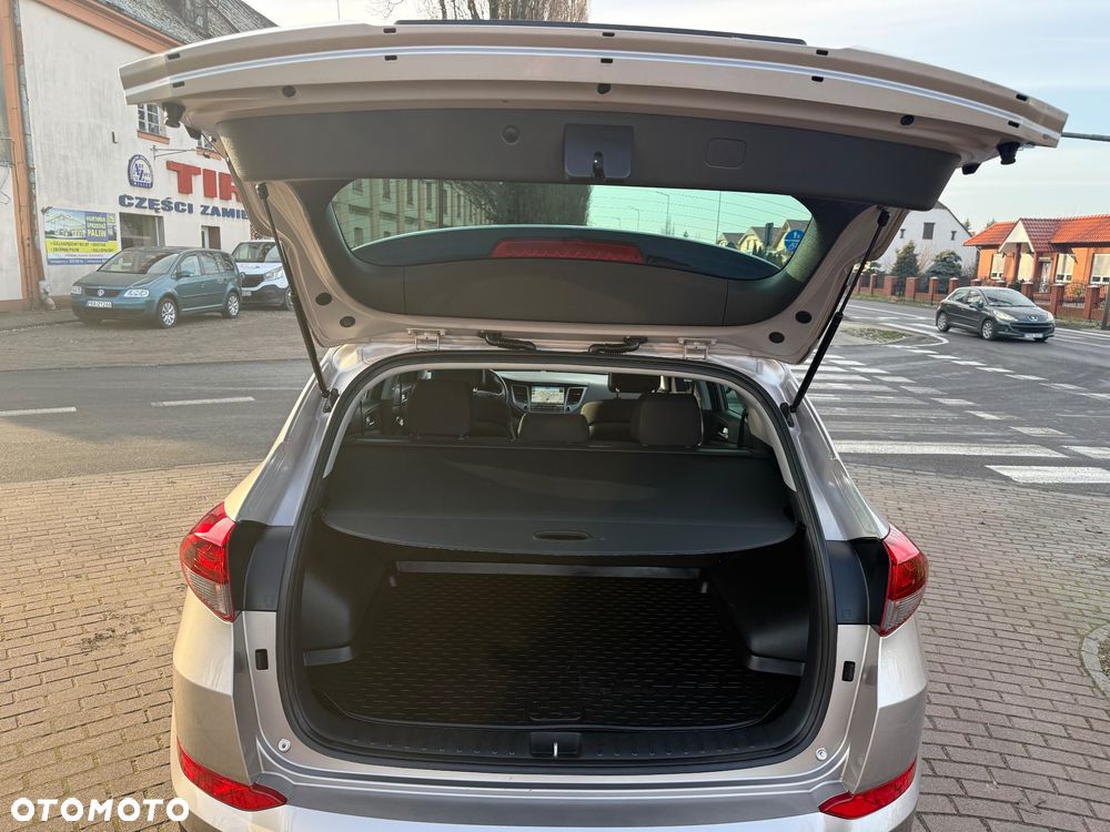 Hyundai Tucson 1.7 CRDI BlueDrive TourdePologne 2WD - 22