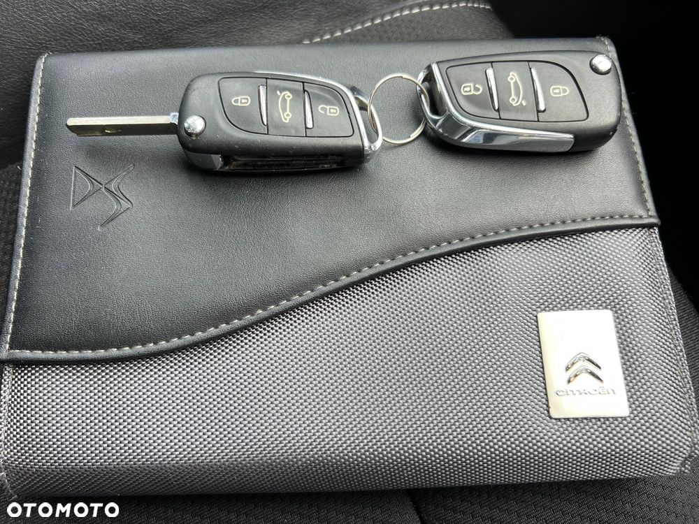 Citroën DS4 e-HDi 115 SoChic - 38