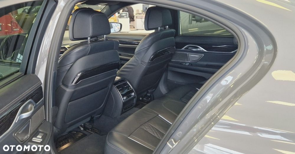 BMW Seria 7 740d xDrive mHEV sport - 6