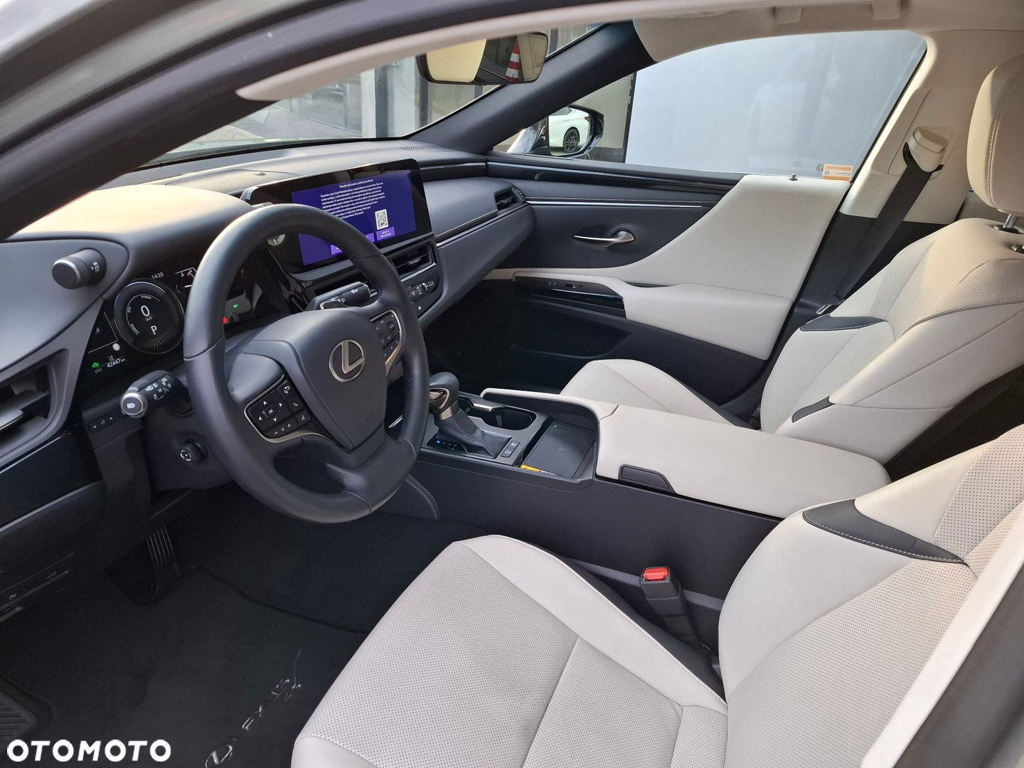 Lexus ES - 7