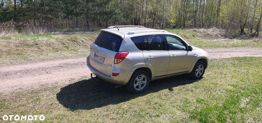 Toyota RAV4 2.2 D-4D X - 4