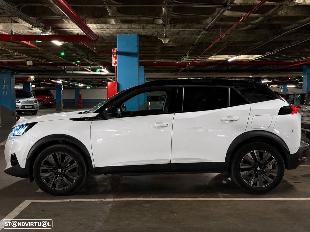 Peugeot 2008 PureTech 130 EAT8 GT Exclusive - 4