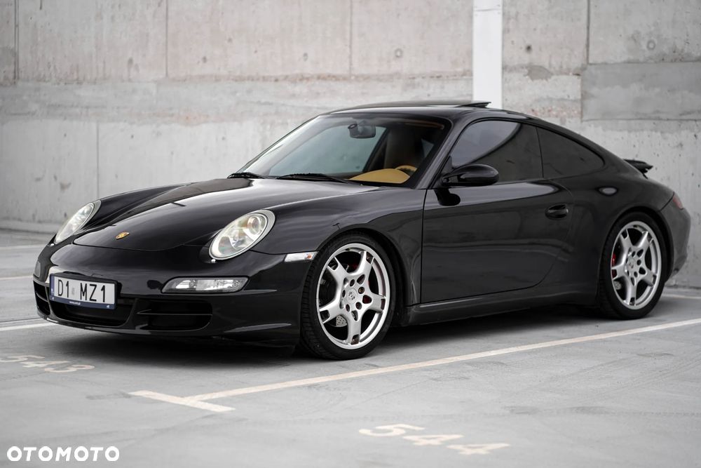 Porsche 911 Carrera - 15