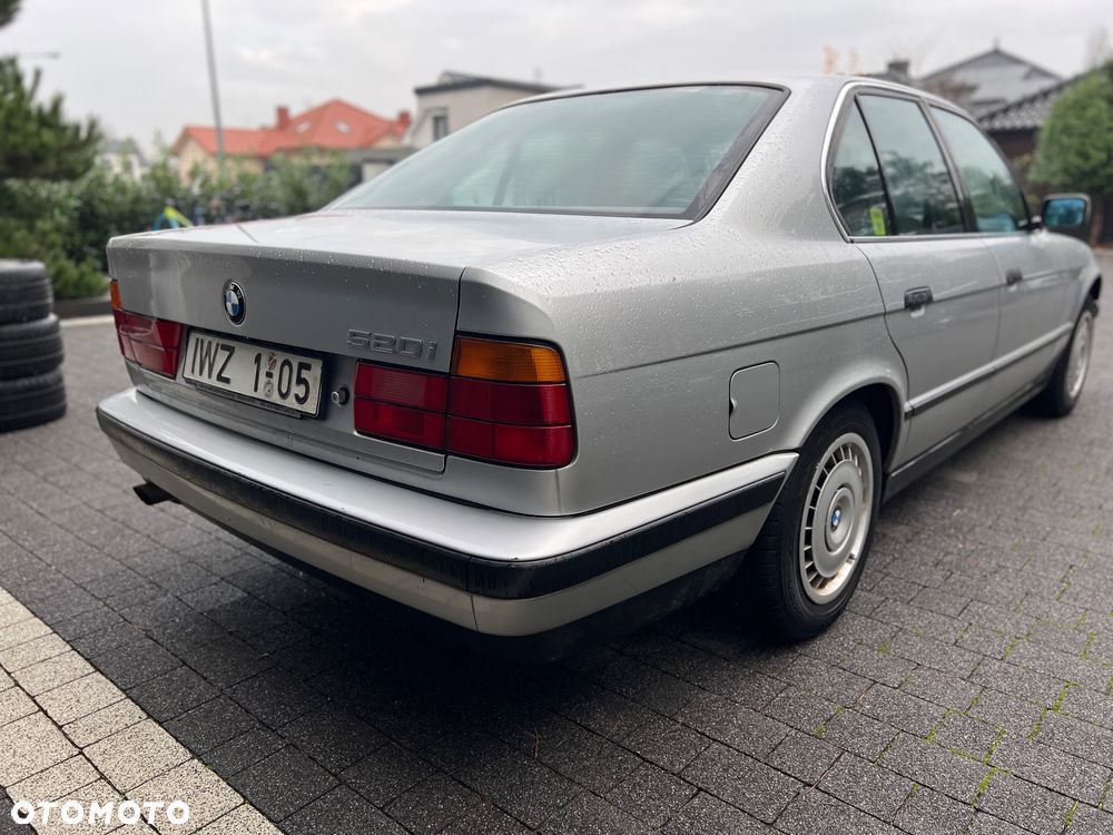 BMW Seria 5 520i - 13