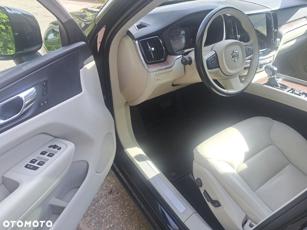 Volvo XC 60 - 6