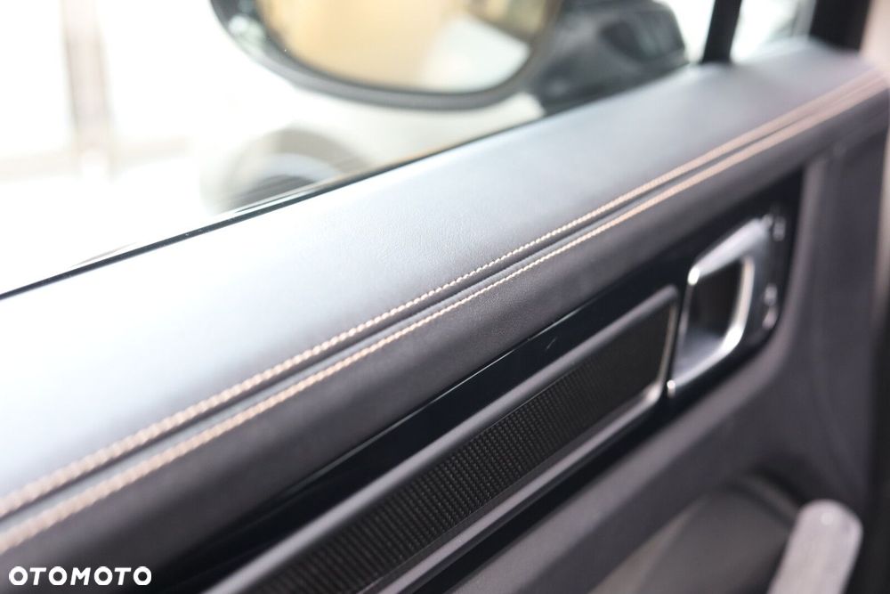 Porsche Cayenne Turbo GT - 16