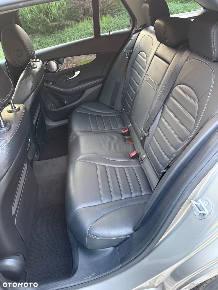 Mercedes-Benz Klasa C 220 d 4Matic 9G-TRONIC Night Edition - 11