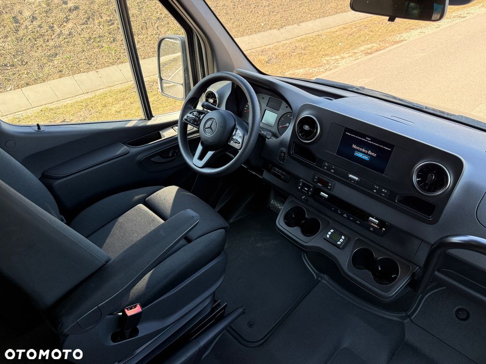 Mercedes-Benz Sprinter 519 - 24