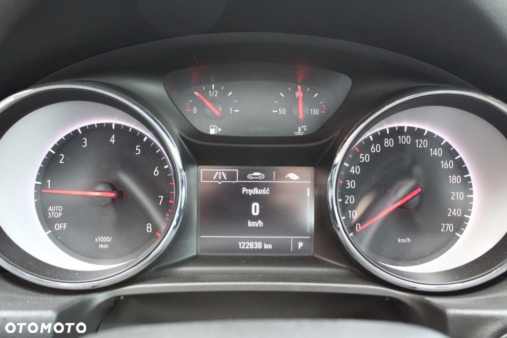 Opel Insignia - 15