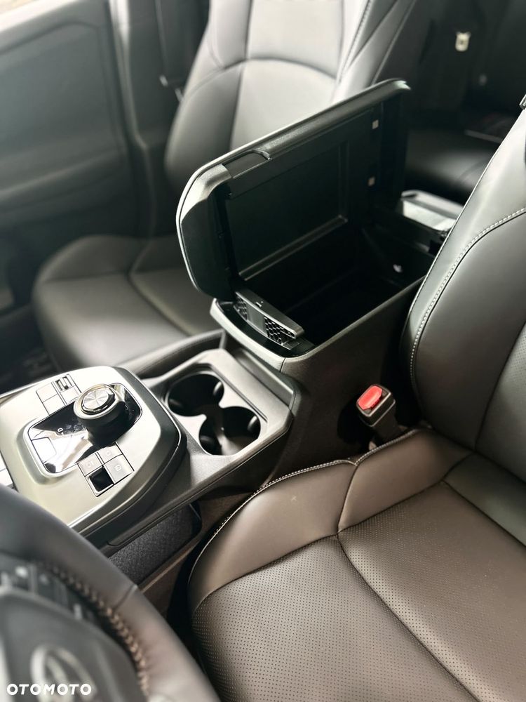 Toyota bZ4X 74.7kWh 4x4 Executive - 17