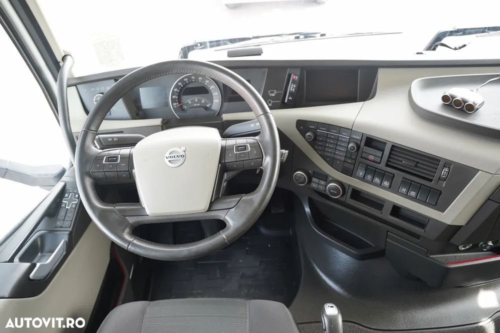 Volvo FH 460 / KIT / I-PARK COOL / MEGA / PLATFORMĂ JOSĂ / + FLIEGL / MEGA CORTINĂ / LOCĂ DIN OȚEL - 7 M / ACOPERIȘ RIDICAT / PLATFORMĂ JOSĂ - 29