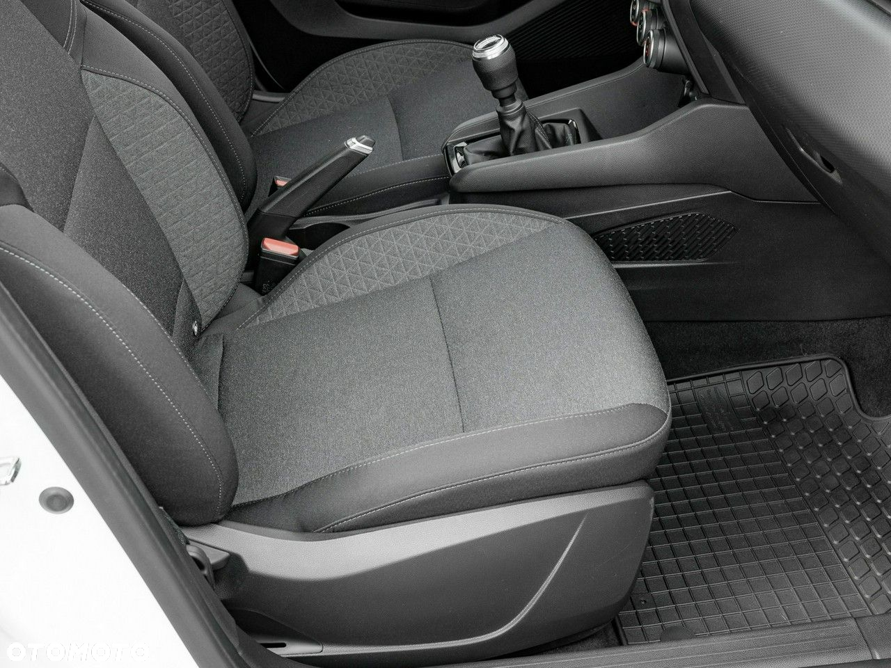 Renault Clio 1.0 TCe Equilibre - 32
