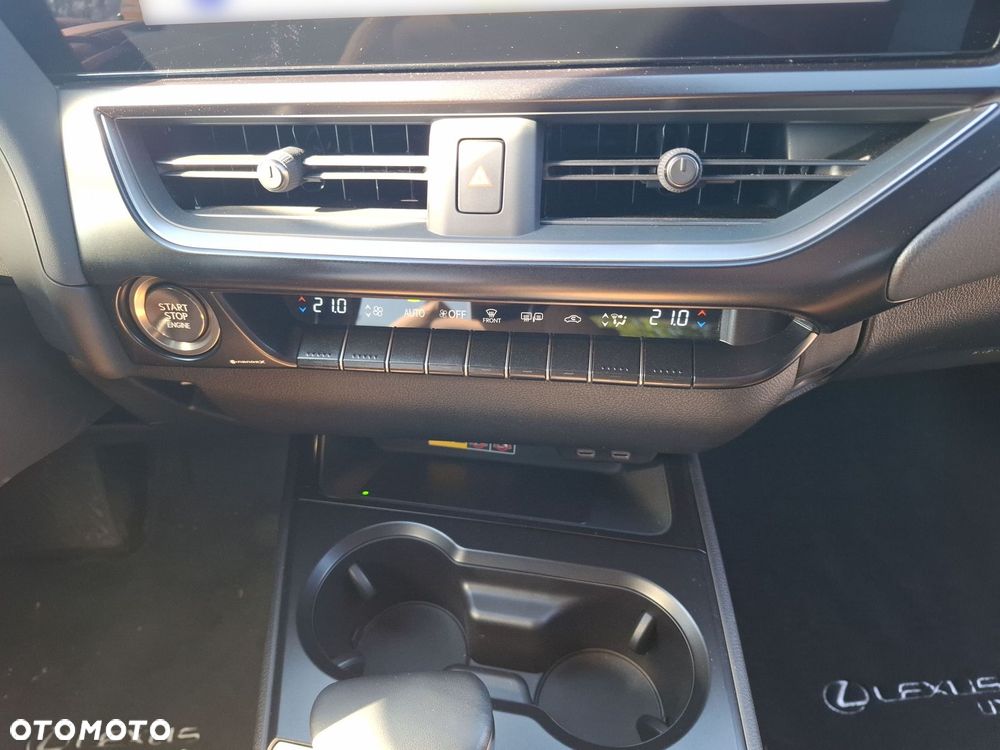 Lexus UX 200 GPF F Sport Design+ 2WD - 26