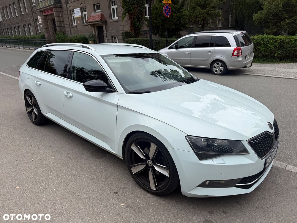 Skoda Superb 2.0 TDI Sportline DSG - 10
