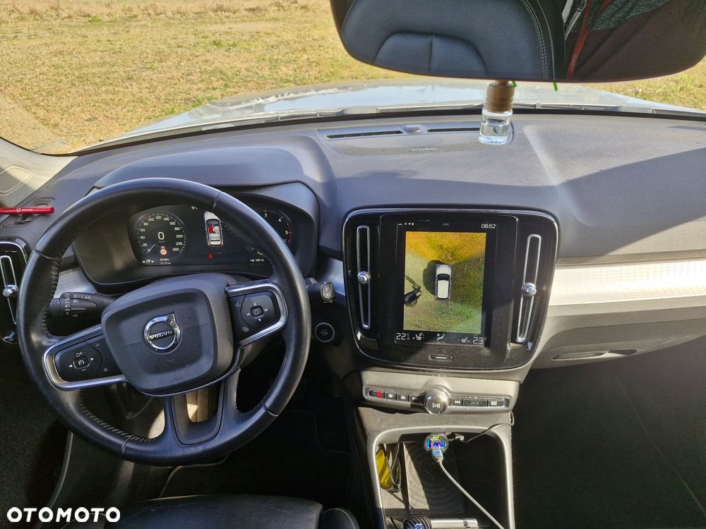 Volvo XC 40 D4 AWD Geartronic Momentum Pro - 13
