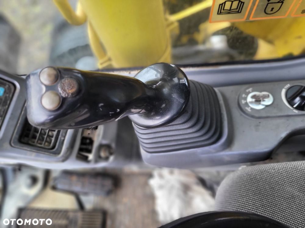 Komatsu Pw 220-7 4X4 - 19