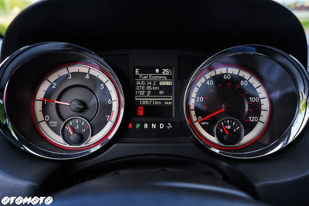 Dodge Grand Caravan - 33