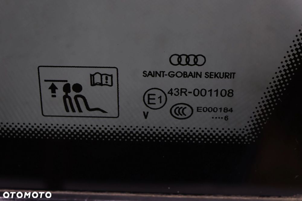 Audi A3 8V szyba karoseryjna tył prawa 8V4845300C - 2