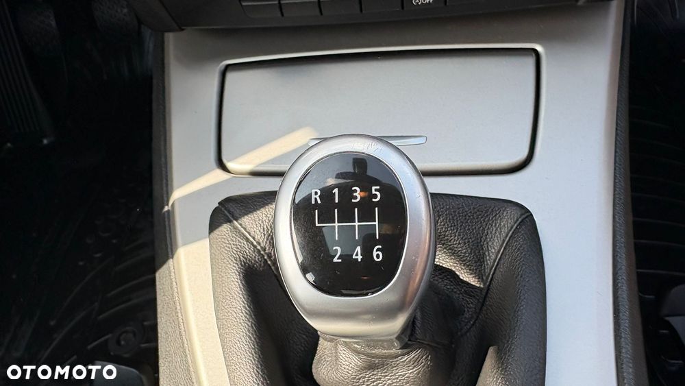 BMW Seria 3 318i - 13