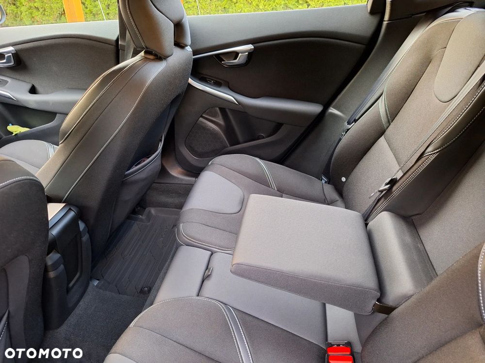 Volvo V40 D3 Momentum - 14