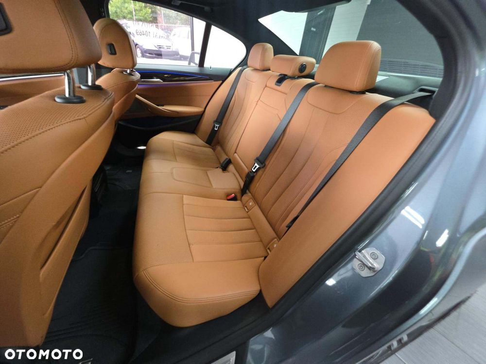BMW Seria 5 530i M Sport Edition - 14
