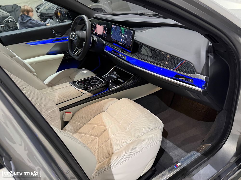 BMW 740 d xDrive Pack Desportivo M Pro - 41