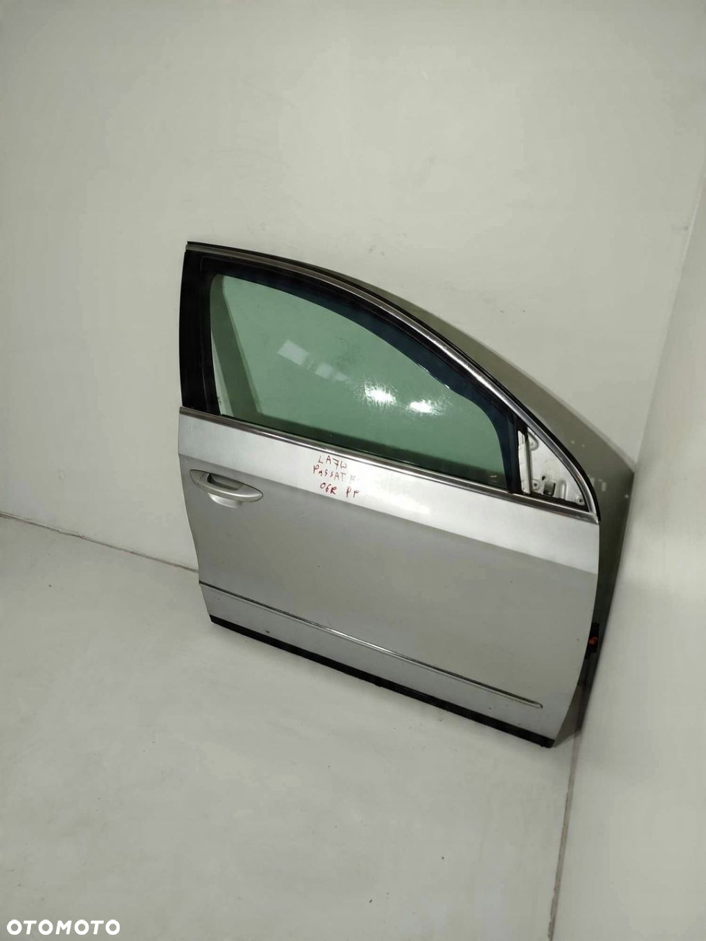 DRZWI PRAWE PRZEDNIE VW PASSAT B6 05-10 LA7W - 2
