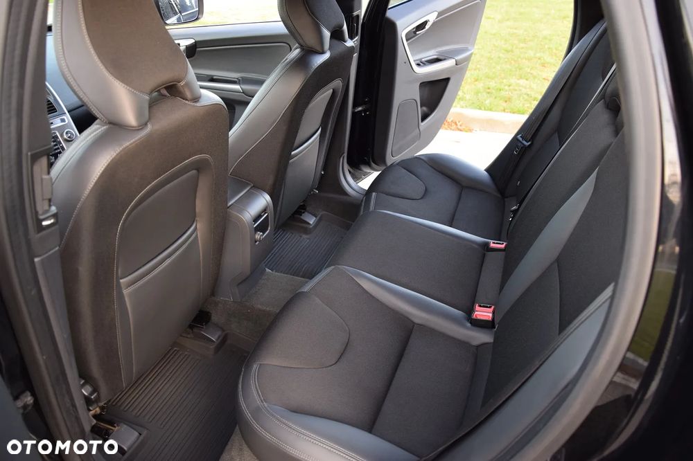 Volvo XC 60 D4 AWD Momentum - 14