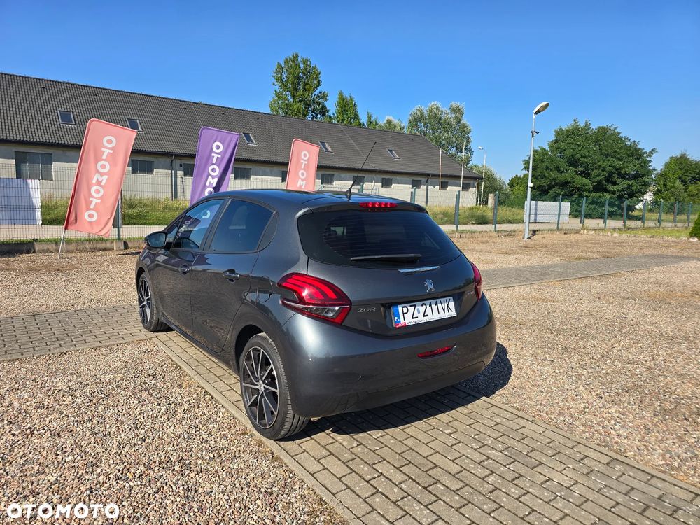 Peugeot 208 1.2 PureTech Style - 8
