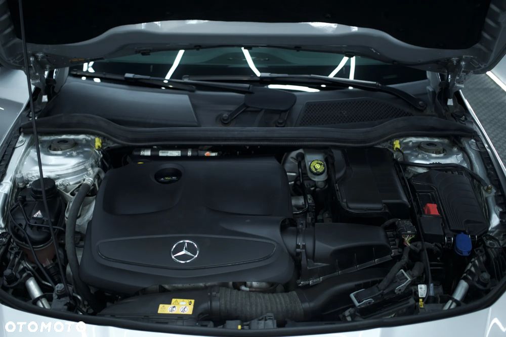 Mercedes-Benz CLA 250 4Matic 7G-DCT Sport - 11