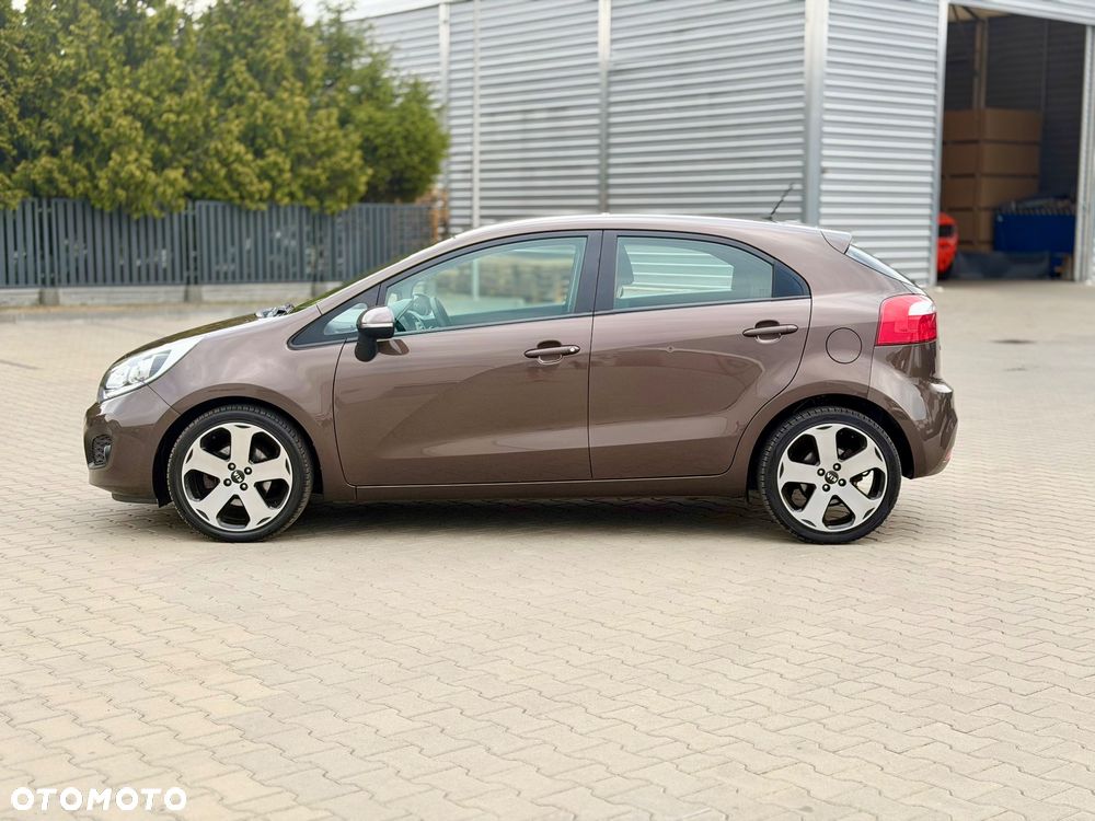Kia Rio 1.4 Dream Team Edition - 14