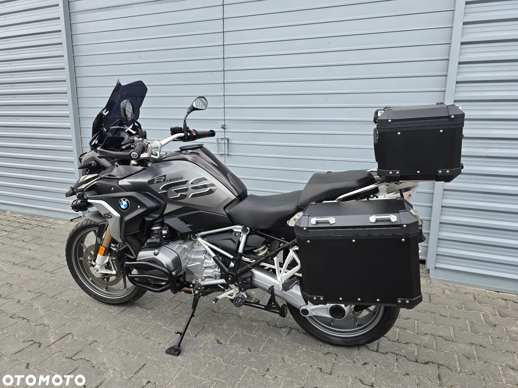 BMW R - 12