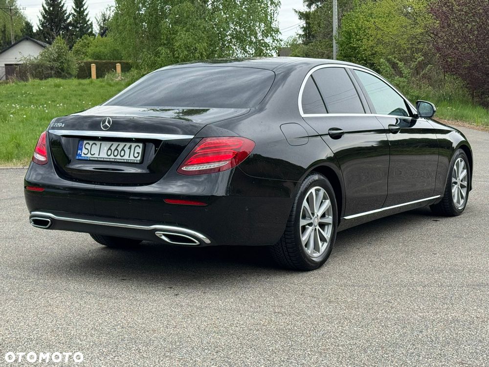 Mercedes-Benz Klasa E 220 d 9G-TRONIC - 11