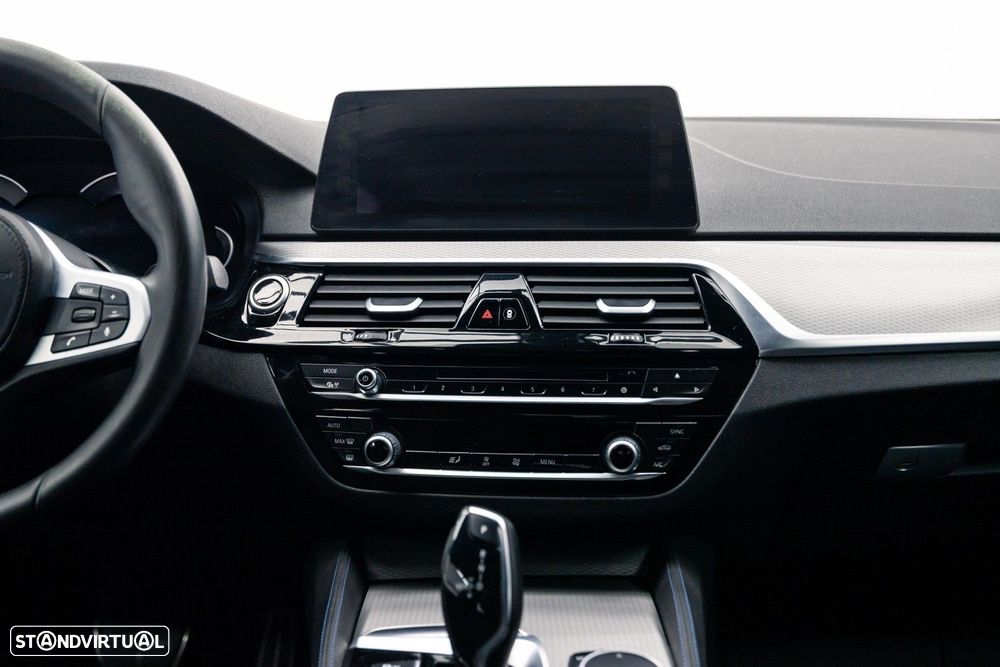 BMW 530 e iPerformance Pack M - 16