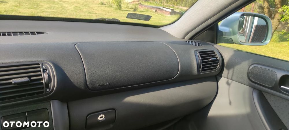 Audi A3 3-drzwiowe 1.6 Ambiente - 8