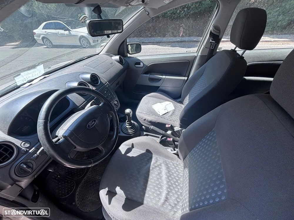 Ford Fiesta 1.4 Ghia - 6
