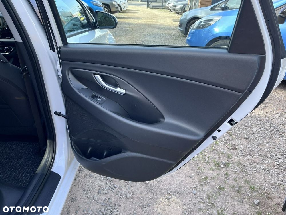Hyundai i30 - 23