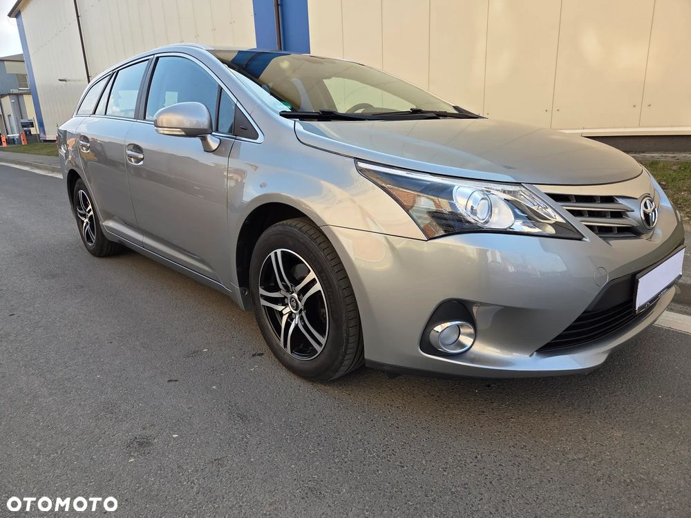 Toyota Avensis 1.8 Executive - 8