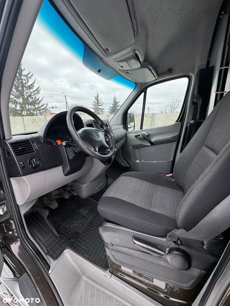 Mercedes-Benz Sprinter - 11