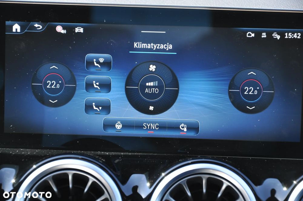 Mercedes-Benz GLA - 39