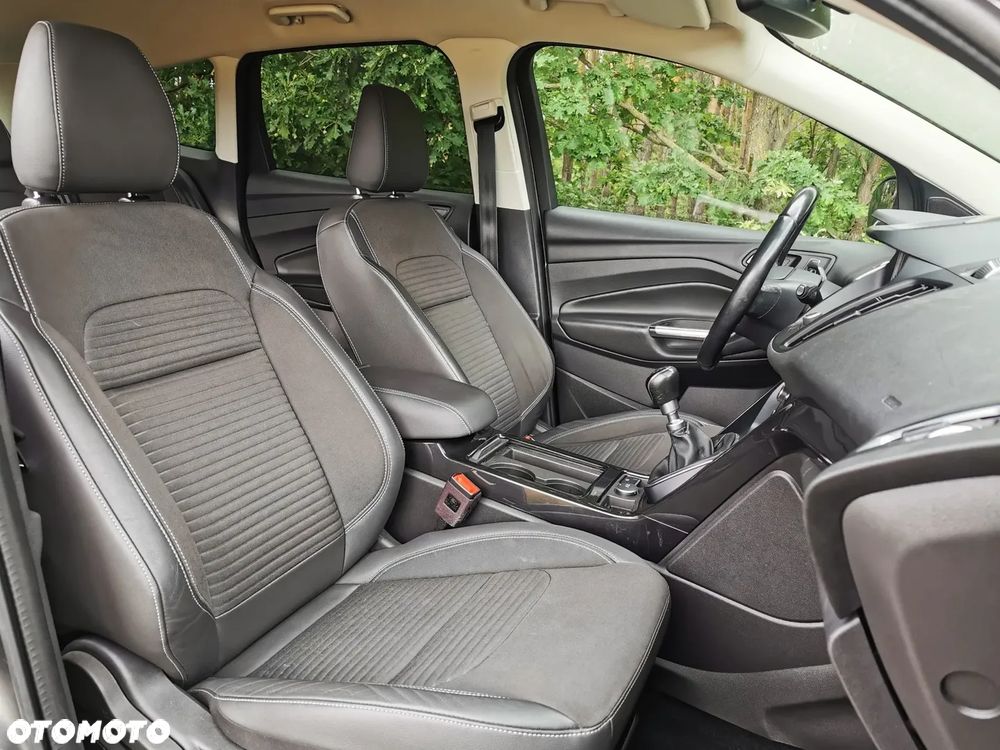Ford Kuga 1.5 EcoBoost 2x4 Titanium - 17