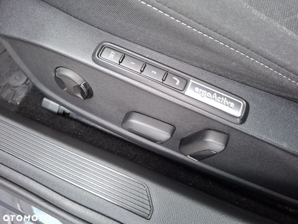Volkswagen Golf VIII 1.5 TSI EVO Life - 16