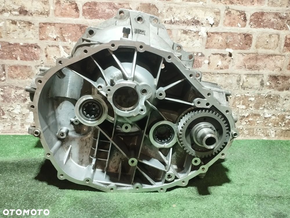 OBUDOWA DZWON SKRZYNI BIEGÓW MULTITRONIC 0AW301103R AUDI 2.0 TDI KOD: PCG - 6