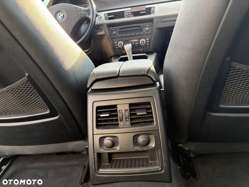 BMW Seria 3 325i - 7