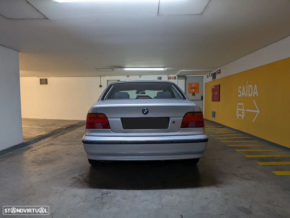 BMW 528 iA - 5