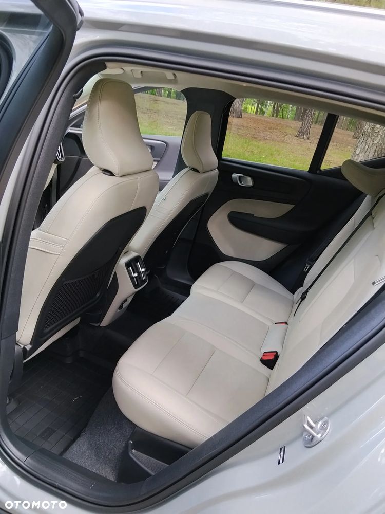 Volvo XC 40 B5 AWD Ultimate Dark - 7