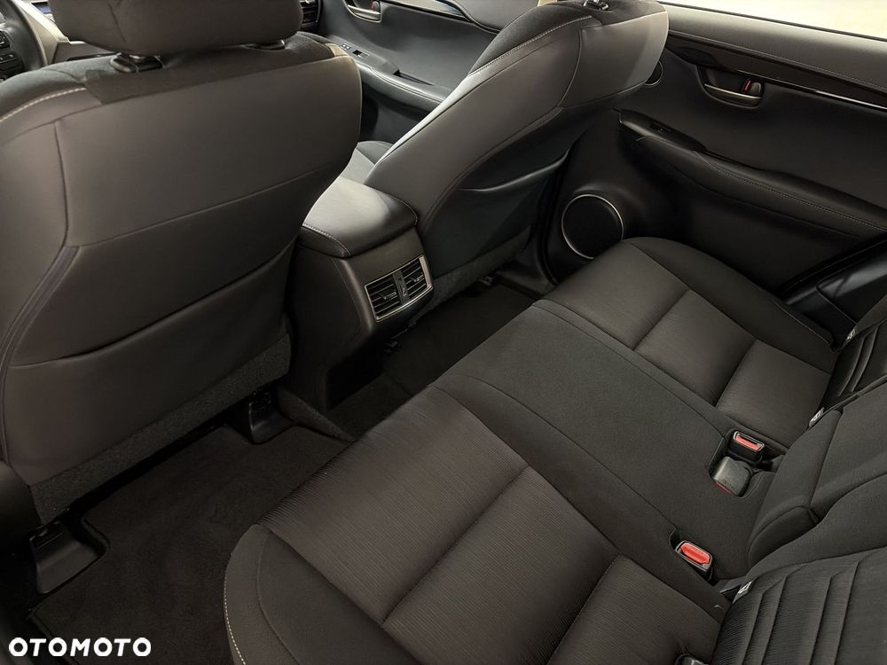 Lexus NX 300h Elite AWD - 11
