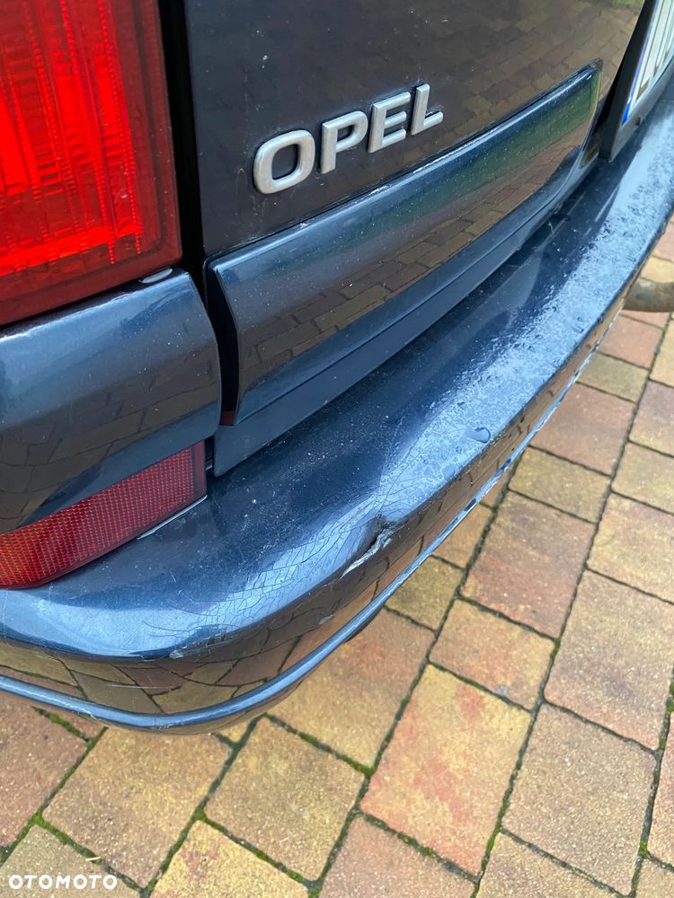 Opel Omega 2.2 Base / Club - 12