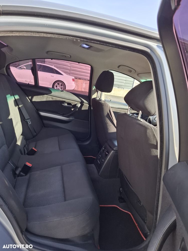 BMW Seria 3 320d DPF Aut. - 7