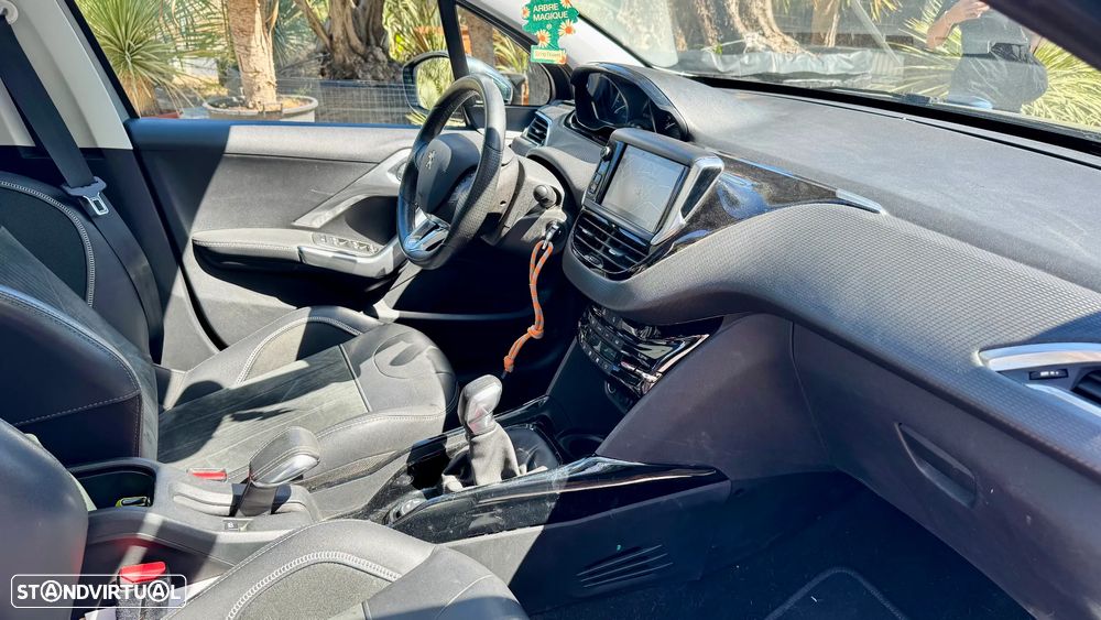 Peugeot 2008 1.2 PureTech GT Line - 7